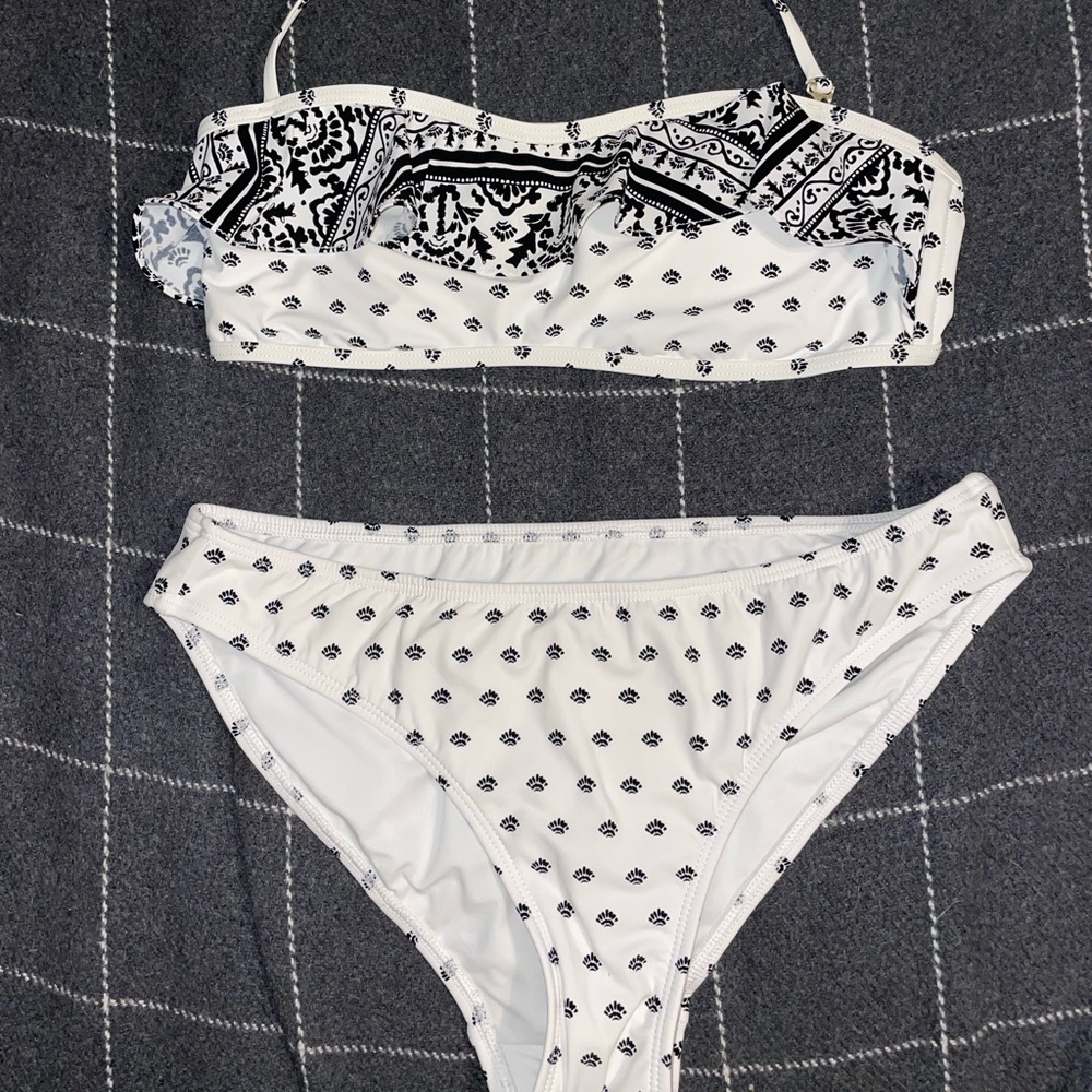 Vineyard Vines Two-Piece Swimsuit